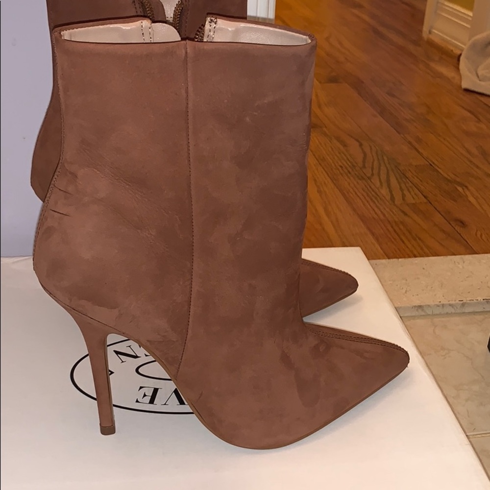 Tan Steve Madden booties!!